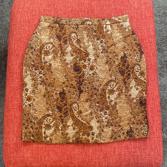 ESCADA Couture Silk Metallic Gold Paisley Mini Skirt - Picture 2 of 9